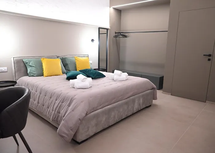 Dimora Minelli 4* モノーポリ